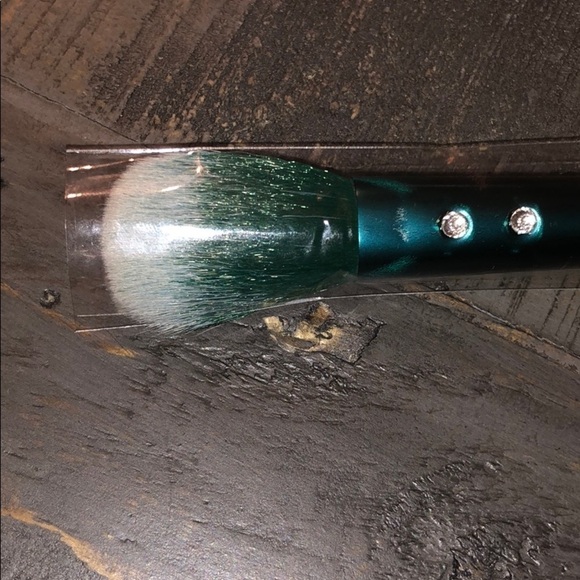 5/$25 Slmissglam P40 round blusher brush NEW - Picture 3 of 3